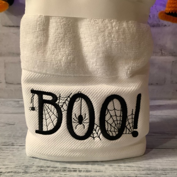 WELL DRESSED HOME 2pk Boo Embroidered Hand Towels - Picture 4 of 4